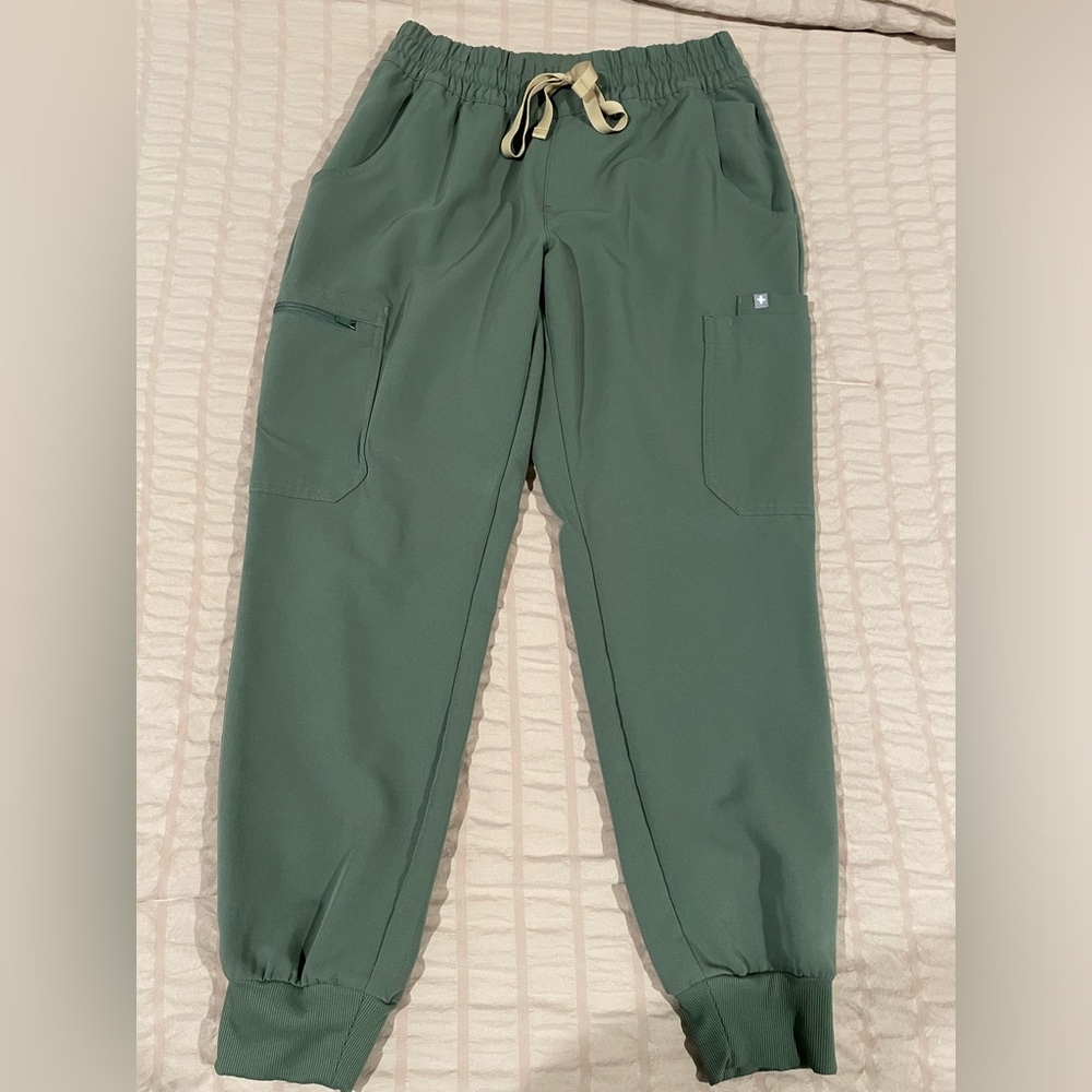 FIGS, uman relaxed jogger scrub pants